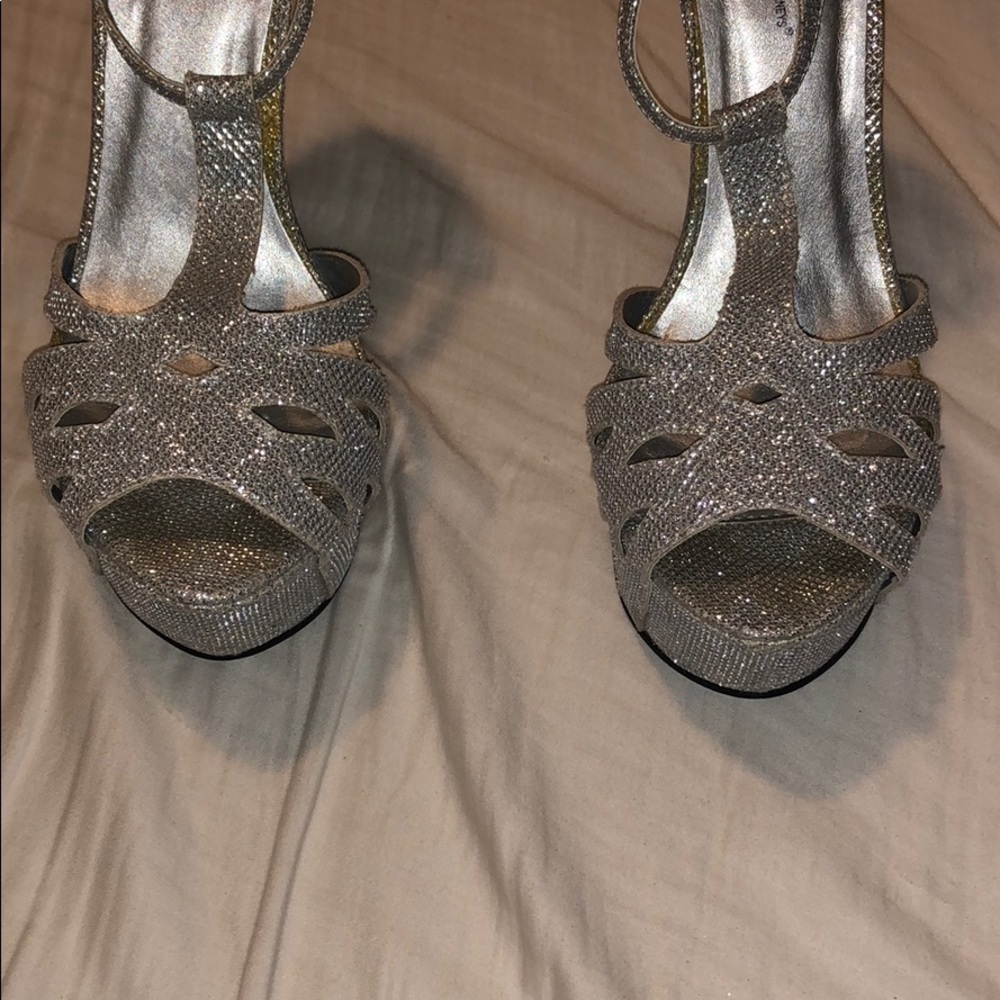 Club Ready! Sz 8 Shi by Journeys Platform Heels - Picture 4 of 8